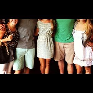 Cute dress, light and flowy! Flattering